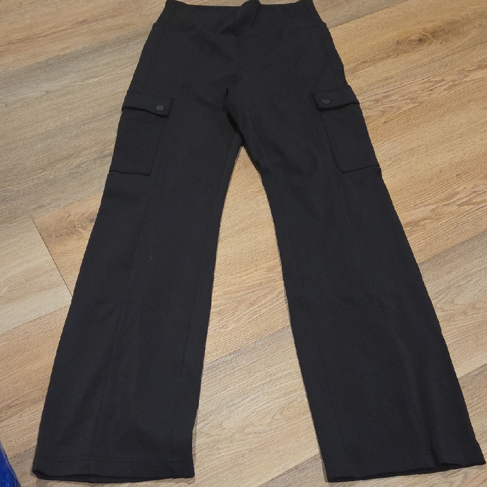 Athleta Delancey Black Wide Leg Cargo Pants XS with Classic Silhouette